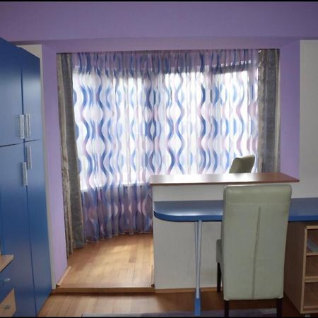 Central Apartment 4 Rooms Brasov Bagian luar foto