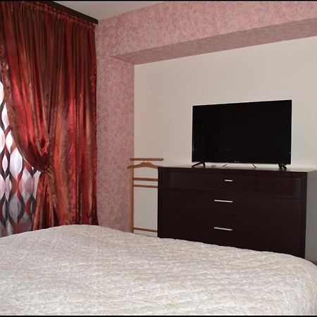 Central Apartment 4 Rooms Brasov Bagian luar foto