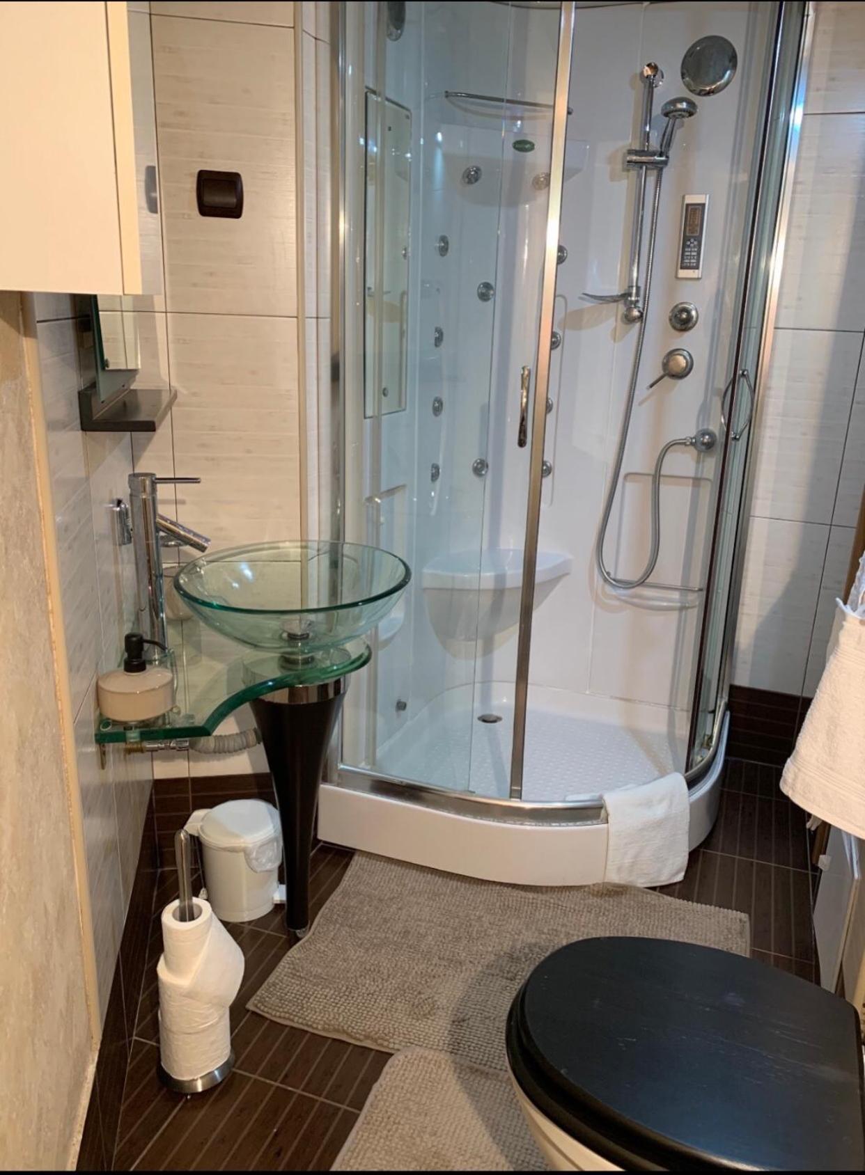 Central Apartment 4 Rooms Brasov Bagian luar foto