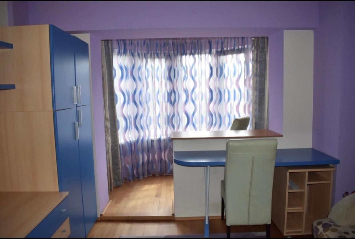 Central Apartment 4 Rooms Brasov Bagian luar foto