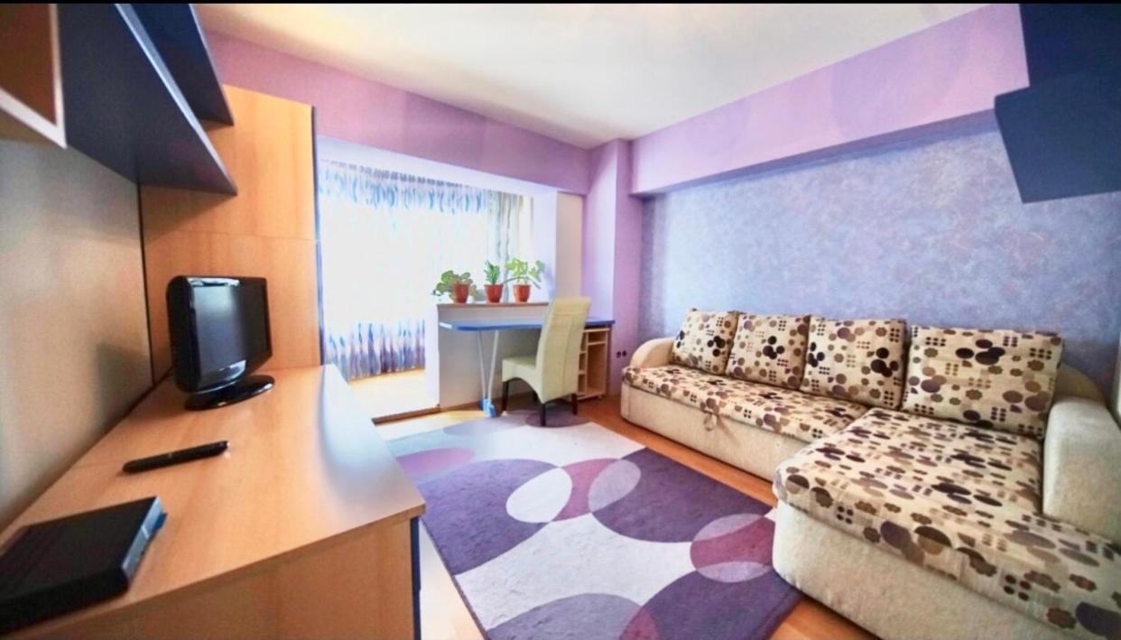 Central Apartment 4 Rooms Brasov Bagian luar foto